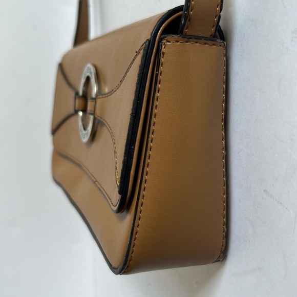 GUESS Vintage 90s Y2K Tan Flap Shoulder Bag Purse - Picture 6 of 11